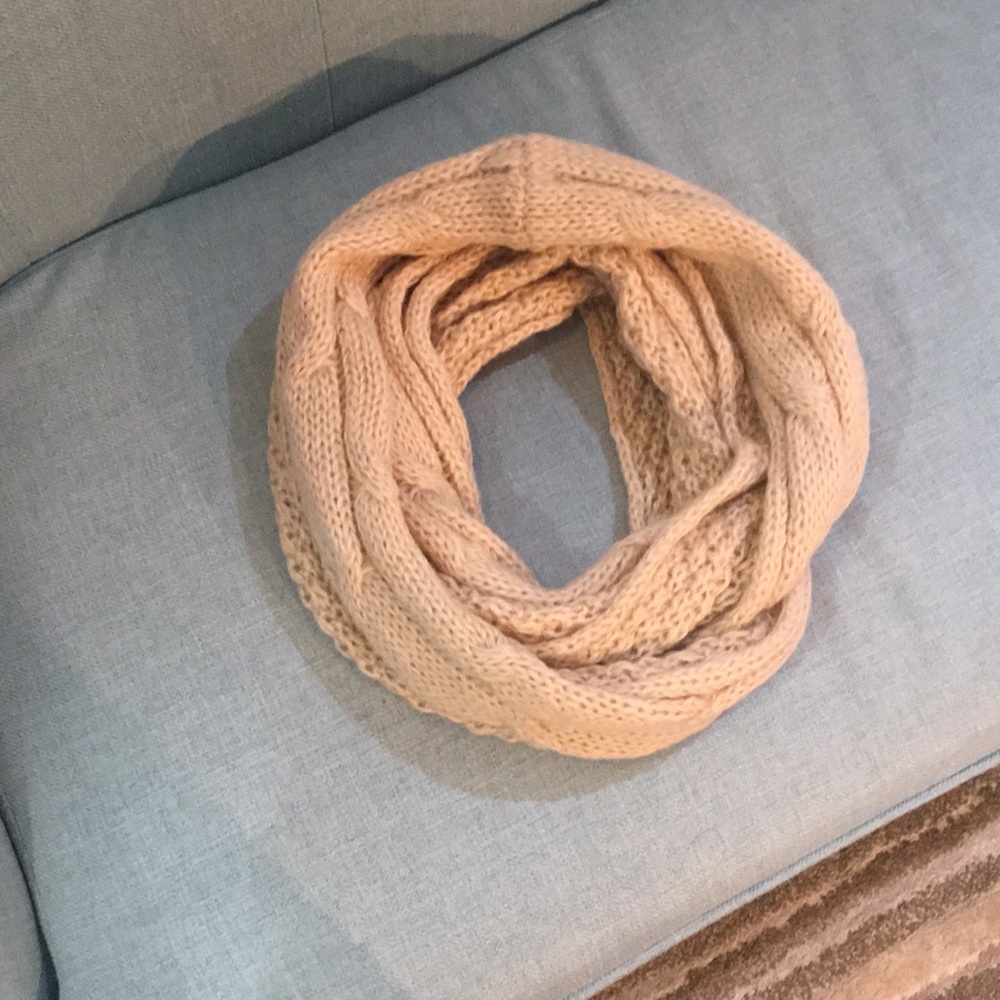 Knit infinity scarf